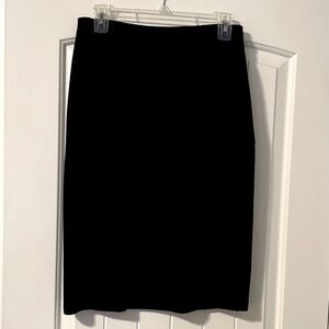 St. John Santana Black knit Midi Skirt size 8